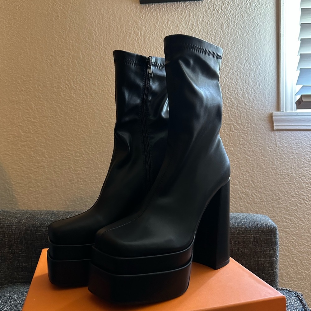 never worn platforms!